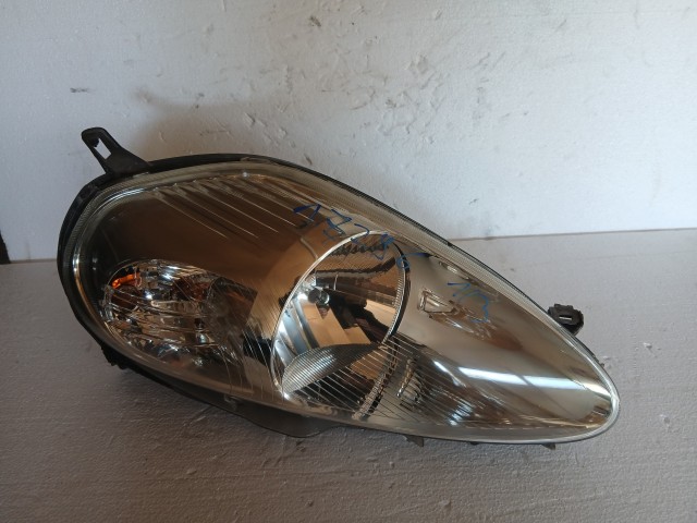 17296 Fiat Grande Punto Jobb első 2005-2009 Lámpa , Fényszóró