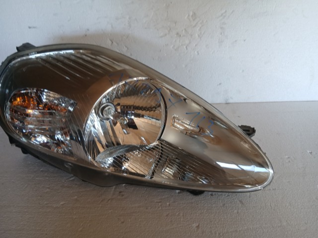 17297 Fiat Grande Punto Jobb első 2005-2009 Lámpa , Fényszóró