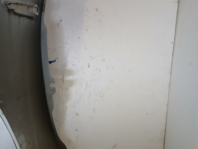 17229 Opel Astra J Jobb első Sárvédő Fehér Y40r a képen látható sérüléssel