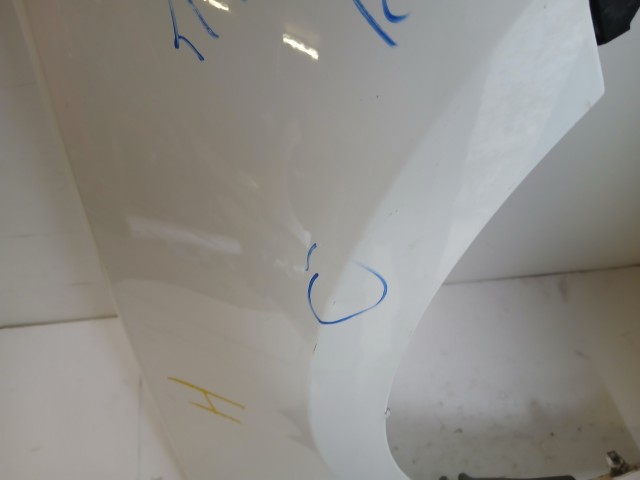 17227 Opel Astra K Jobb első Sárvédő Fehér Y40r a képen látható sérüléssel