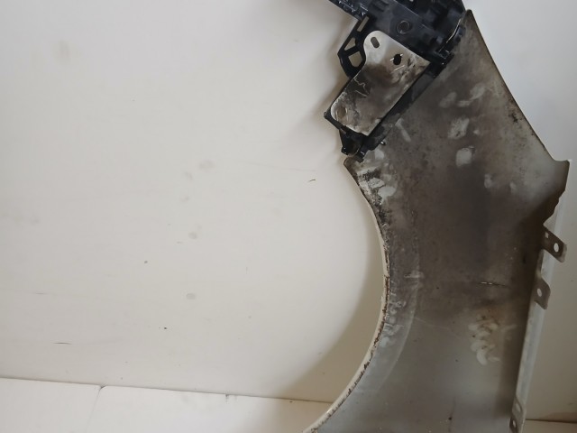 17227 Opel Astra K Jobb első Sárvédő Fehér Y40r a képen látható sérüléssel