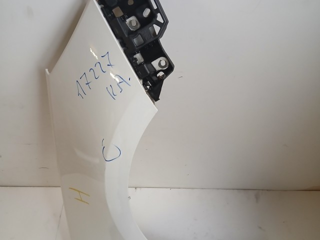 17227 Opel Astra K Jobb első Sárvédő Fehér Y40r a képen látható sérüléssel