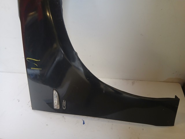 17226 opel zagira C Jobb első sárvédő fekete festett