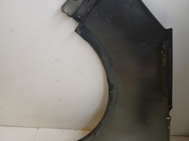 17226 opel zagira C Jobb első sárvédő fekete festett