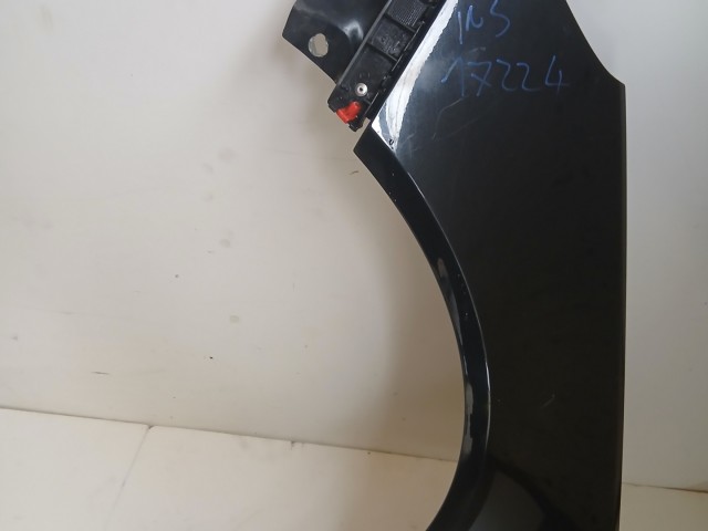 17224 Opel Insignia Facelift Bal első  Sárvédő Fekete Z22c