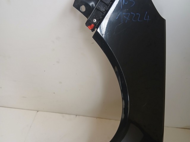 17224 Opel Insignia Facelift Bal első  Sárvédő Fekete Z22c