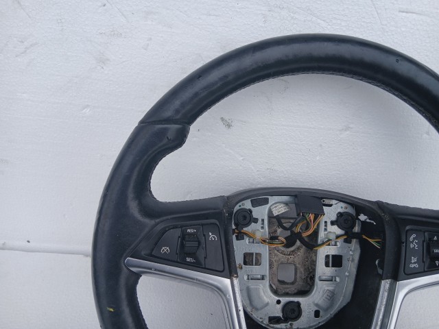 Opel Astra J 2009-2015 Kormánykerék Használt Fekete multikormányos bőr  