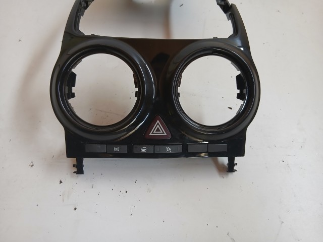 Opel Corsa D 2006-2014 Középkonzol keret fekete