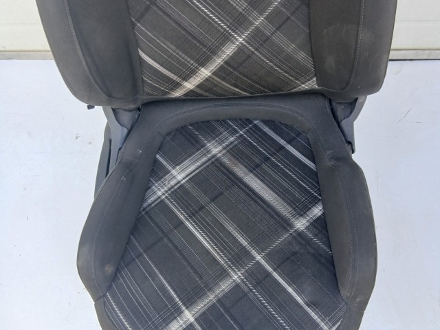 17336 Opel Corsa E 2014- 2014-2019 jobb első Ülés szövet