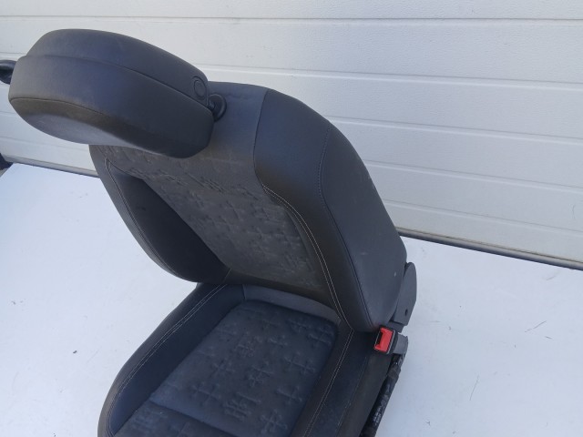 17370 Opel Meriva B jobb első Ülés fűtéses