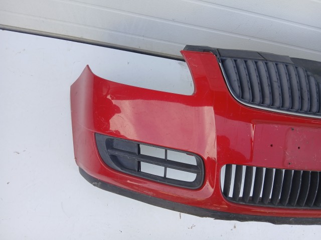 17368 Skoda Roomster első Lökhárító Piros