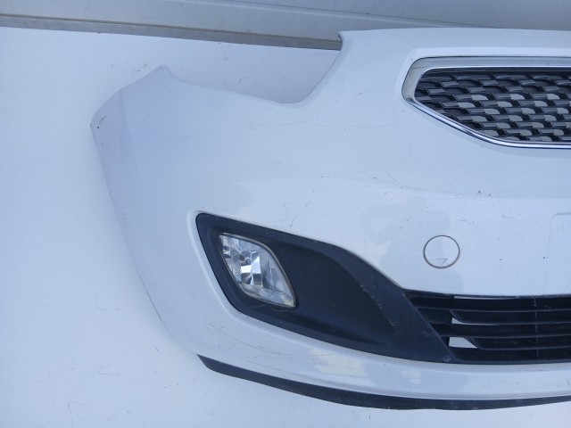 17358 Kia Venga  Első Lökhárító Fehér