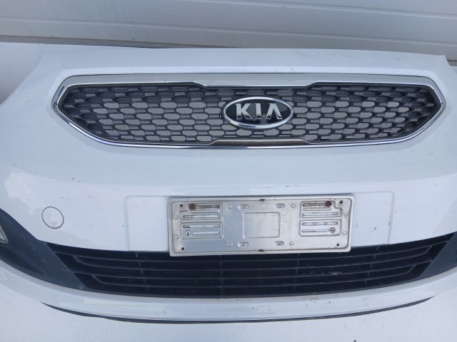 17358 Kia Venga  Első Lökhárító Fehér