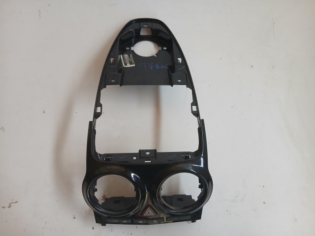 Opel Corsa D 2006-2014 Középkonzol keret fekete