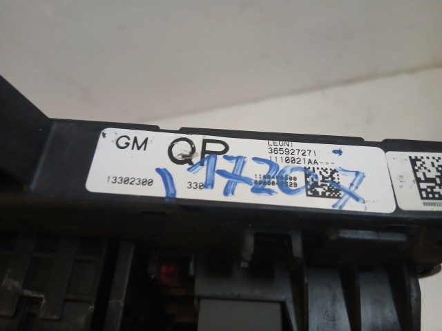 Opel Astra J 2009-2015 Biztosítéktábla  Használt Csomagtér