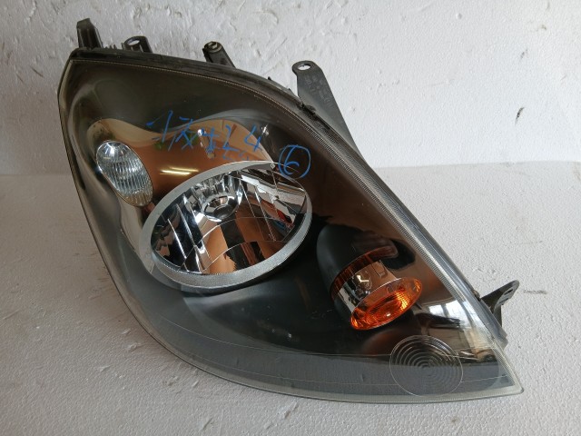17424 Ford Fiesta v 2004-2008 Jobb első Lámpa  Fényszóró