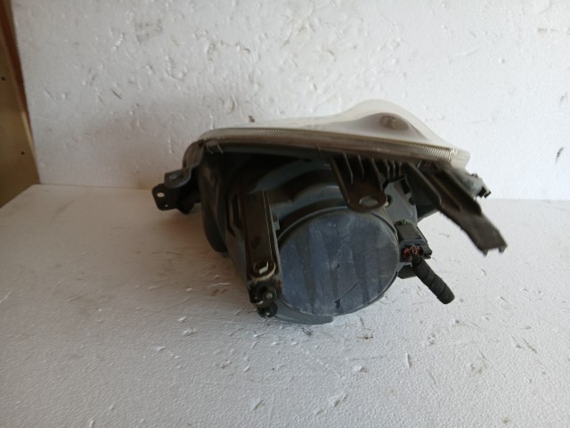 17424 Ford Fiesta v 2004-2008 Jobb első Lámpa  Fényszóró