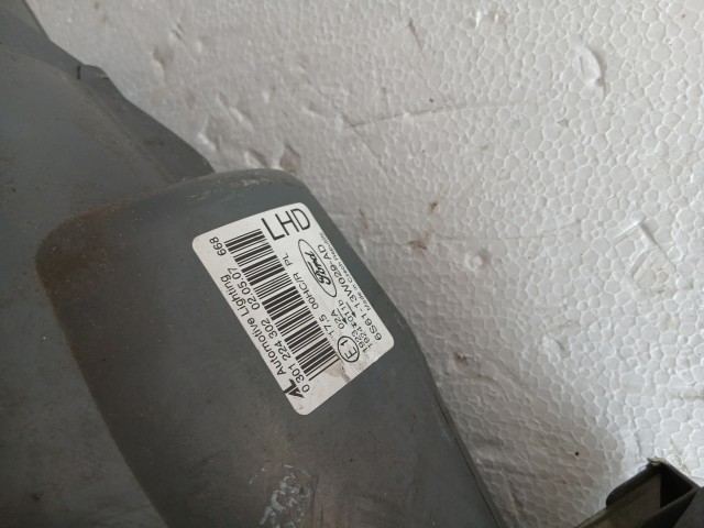 17424 Ford Fiesta v 2004-2008 Jobb első Lámpa  Fényszóró