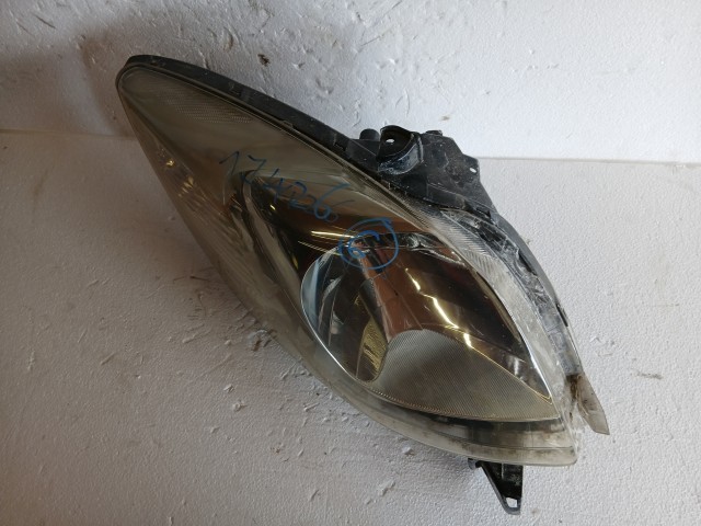 17426 Toyota Yaris II. 2005-2011(xp90) 2005-2011 Bal első  Lámpa Fényszóró