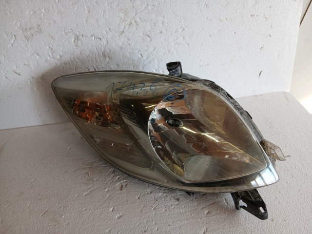 17426 Toyota Yaris II. 2005-2011(xp90) 2005-2011 Bal első  Lámpa Fényszóró