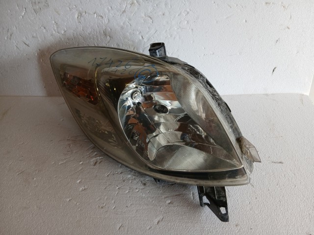 17426 Toyota Yaris II. 2005-2011(xp90) 2005-2011 Bal első  Lámpa Fényszóró