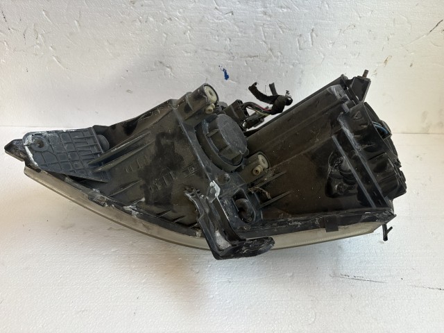 17435 SSANGYONG REXTON 2001-2006  Bal első Lámpa Fényszóró