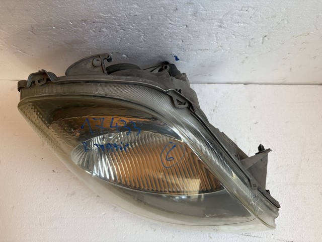 17433 Renault Trafic II. 2001 Jobb első Lámpa Fényszóró