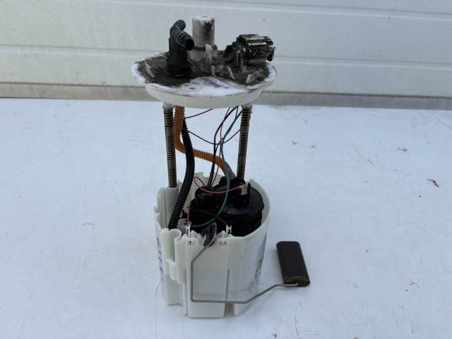 Opel Astra J 2009-2015 Üzemanyag szivattyú Használt