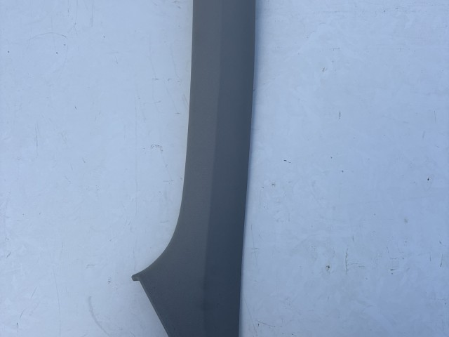 A oszlop kárpit, burkolat