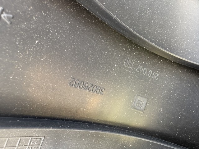 Opel Astra K Jobb ülés melletti müanyag burkolat övfeszítő 