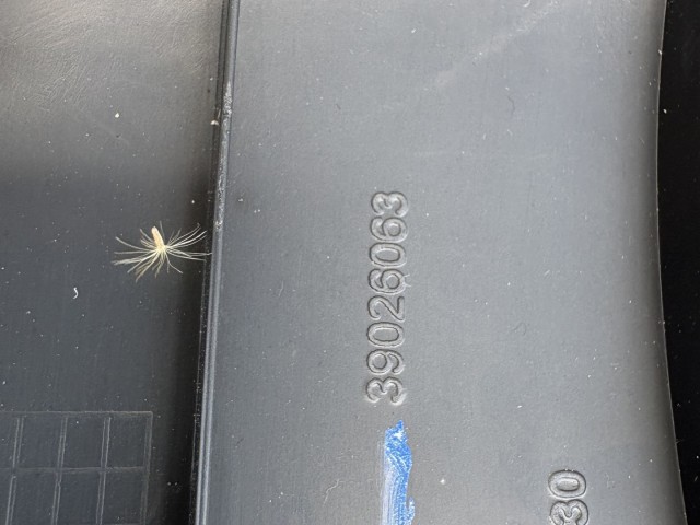 Opel Astra K Bal ülés melletti müanyag burkolat övfeszítő