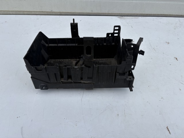 Opel Zafira C 2011-2017 Akkumulátor tartó, tálca Használt