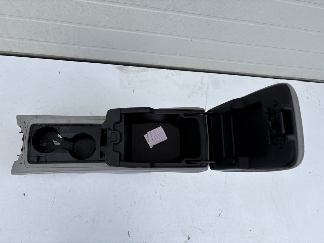 Opel Antara 2006-2015 Közép box Használt