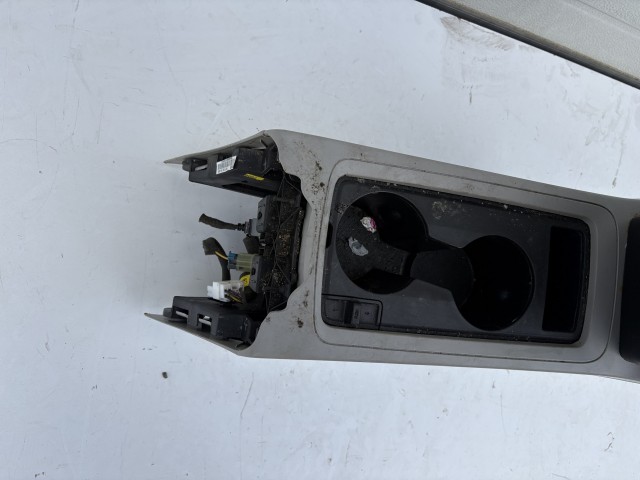 Opel Antara 2006-2015 Közép box Használt