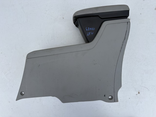 Opel Antara 2006-2015 Közép box Használt