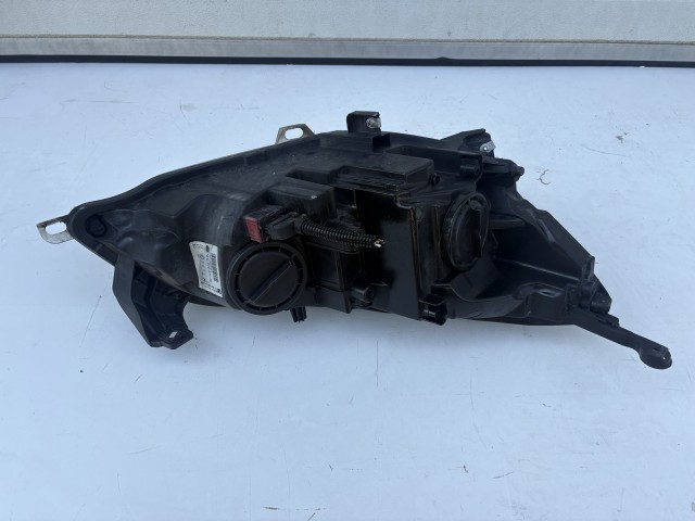 17511 Opel Astra J 2009-2015 Lámpa , Fényszóró Használt Bal első 