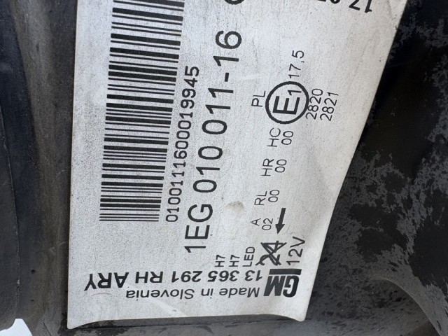 17510 Opel Astra J 2009-2015 Lámpa , Fényszóró Használt Jobb első