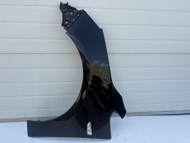 17515 Opel Astra J Bal első Sárvédő Fekete Z22C