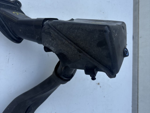 Opel Astra J Benzin rezonátor ház