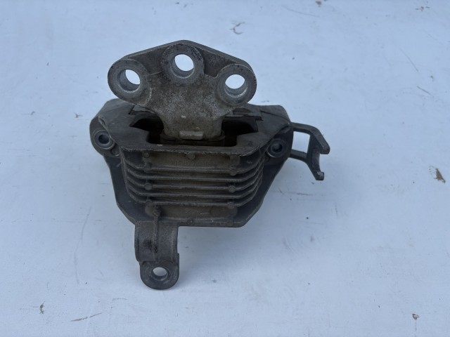 Opel Astra J 1.4 szívó Benzin A14xer motortartó bak