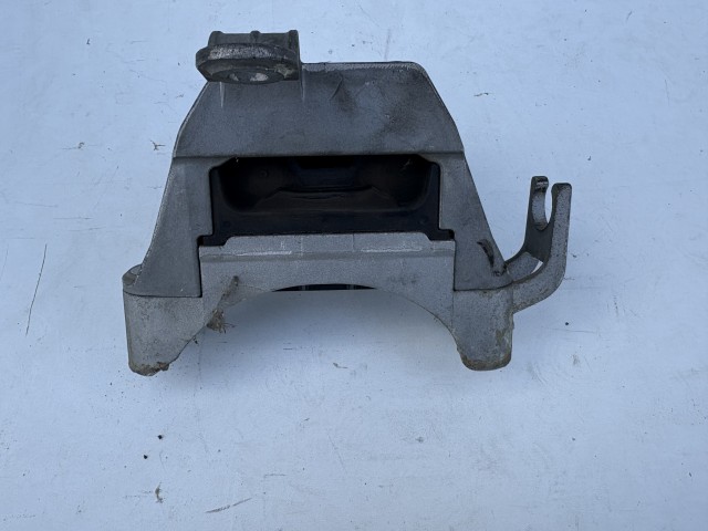 Opel Astra J 1.4 szívó Benzin A14xer motortartó bak