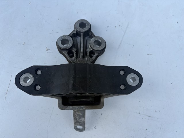 Opel Astra J 1.4 Benzin Turbó motortartó bak