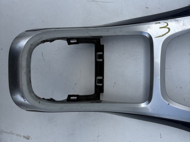 Opel Astra J 2009-2015 Középkonzol keret Használt