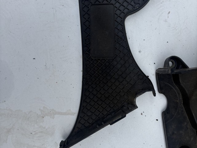 Opel Astra J 2009-2015 Vezérmű burkolat A16xer B16xer