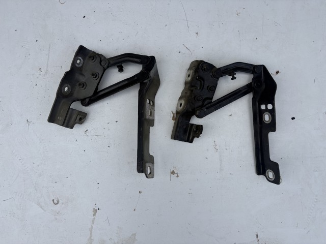 17541 Opel Astra J 2009-2015 Motorháztető Használt Fekete Z22C 