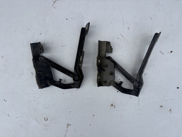 17541 Opel Astra J 2009-2015 Motorháztető Használt Fekete Z22C 