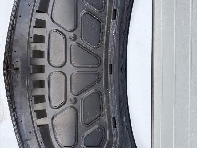 17541 Opel Astra J 2009-2015 Motorháztető Használt Fekete Z22C 