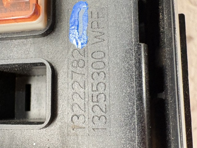 Opel Insignia 2008-2016 Motortéri biztosítéktábla Használt