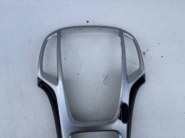 Opel Astra J 2009-2015 Középkonzol keret Használt