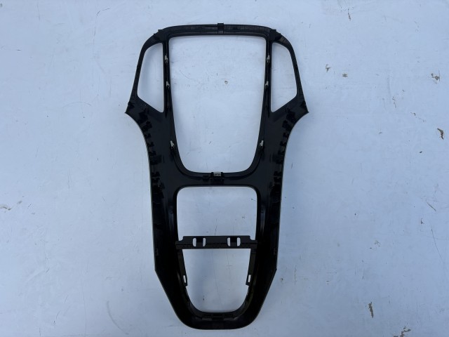 Opel Astra J 2009-2015 Középkonzol keret Használt